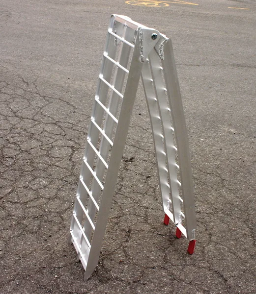 BVP 750LB CROSS BAR ALUM. RAMP 122 x12 (EA)